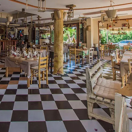 Iniohos Zante & 3* Argassi