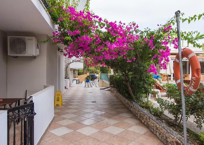 Iniohos Zante & Hotel Argassi
