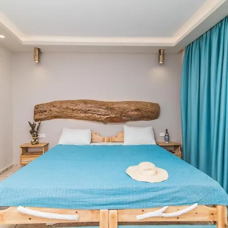 Iniohos Zante &