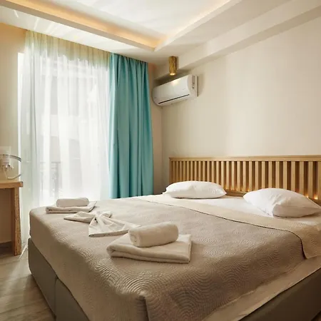 Iniohos Zante & 3* Argassi