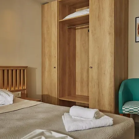 Iniohos Zante & 3* Argassi