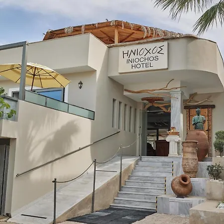 Iniohos Zante & ホテル