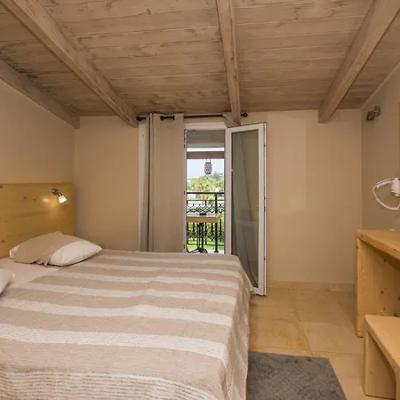 Iniohos Zante & 3*