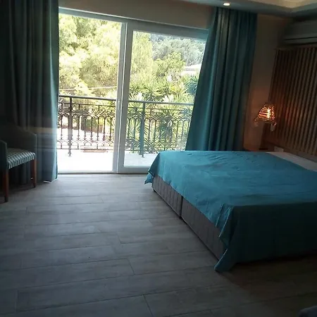 Iniohos Zante & Argassi