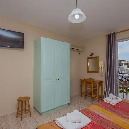 Iniohos Zante & 3* Argassi