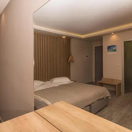 Iniohos Zante &