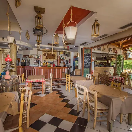 Iniohos Zante & 3* Argassi