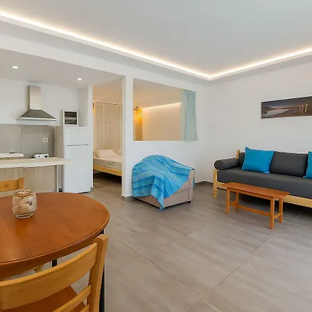 Iniohos Zante & Argassi