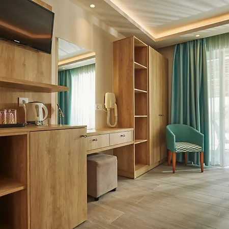 Iniohos Zante & 3*