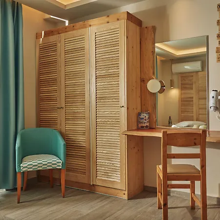 Iniohos Zante & 3* Argassi