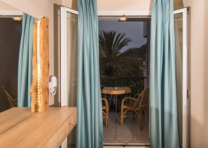 Iniohos Zante & Hotel Argassi