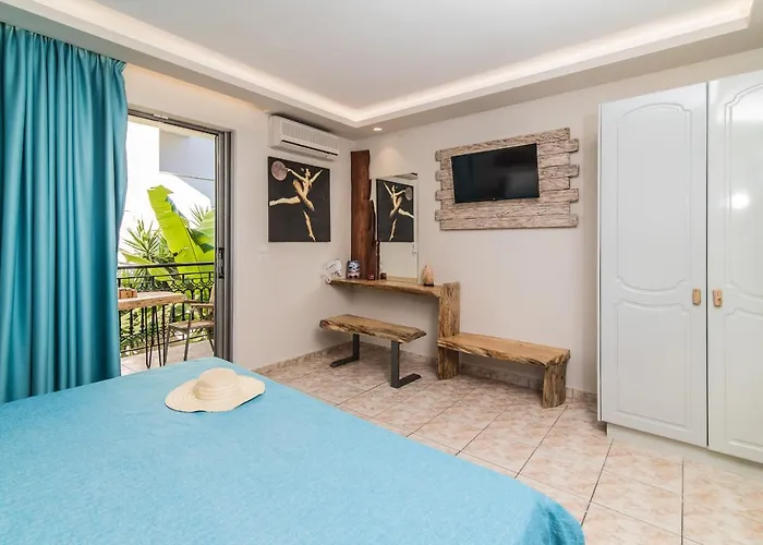 Iniohos Zante & Hotel 3*