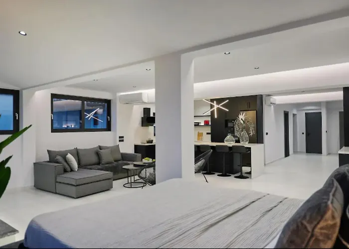 Iniohos Zante & 3* Argassi