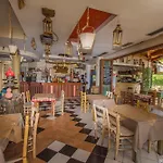 Iniohos Zante & 3* Argassi