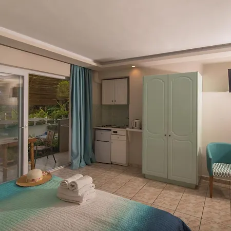 Iniohos Zante & Otel Argassi