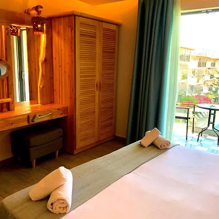 Iniohos Zante & 3* Argassi