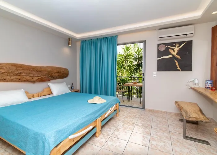 Iniohos Zante & 3* Argassi